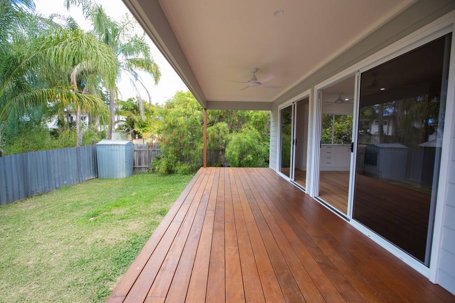 Granny flat outdoor deck and entertaining area